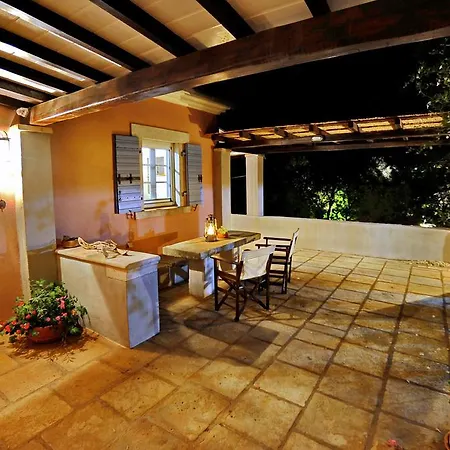 Villa Domus Nostos *