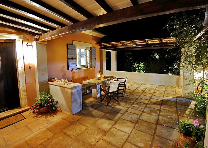 Villa Domus Nostos *